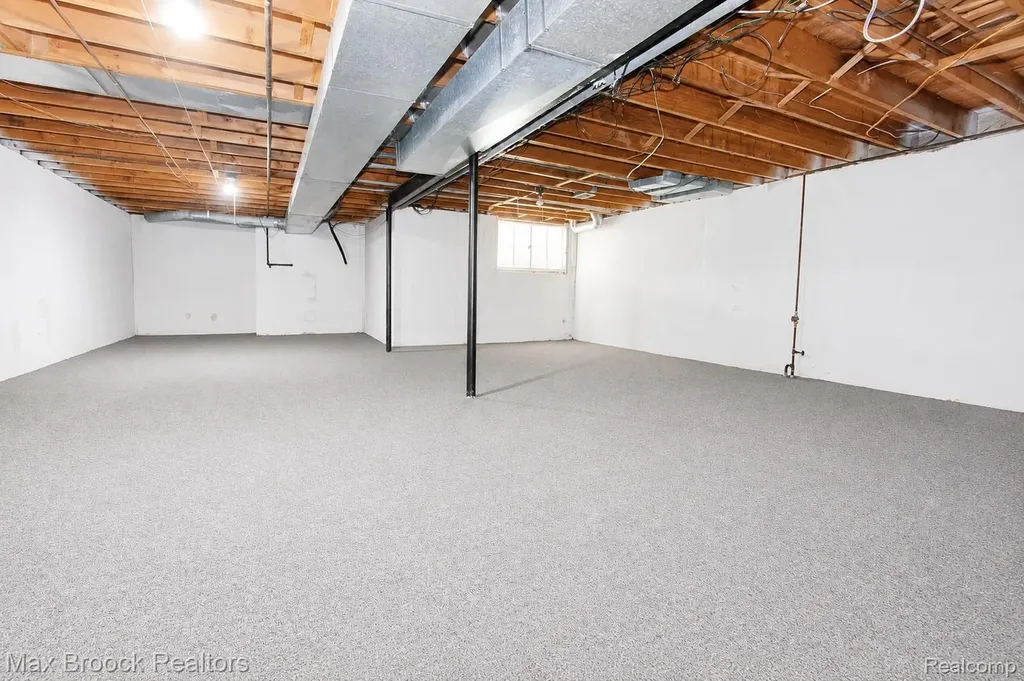 7139 Creeks Crossing West Bloomfield Charter Township MI 48322