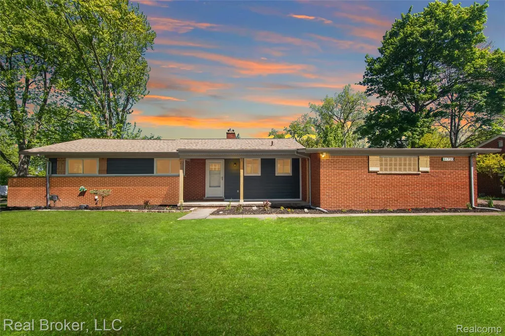 31720 N Marklawn Street Farmington Hills City MI 48334