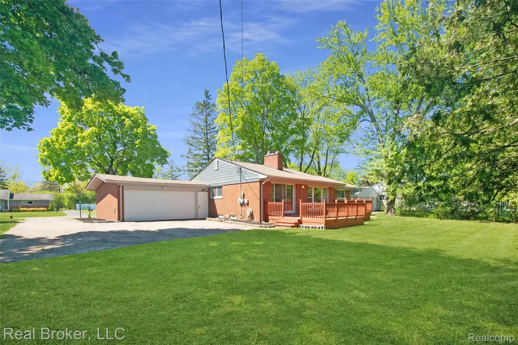 31720 N Marklawn Street Farmington Hills City MI 48334