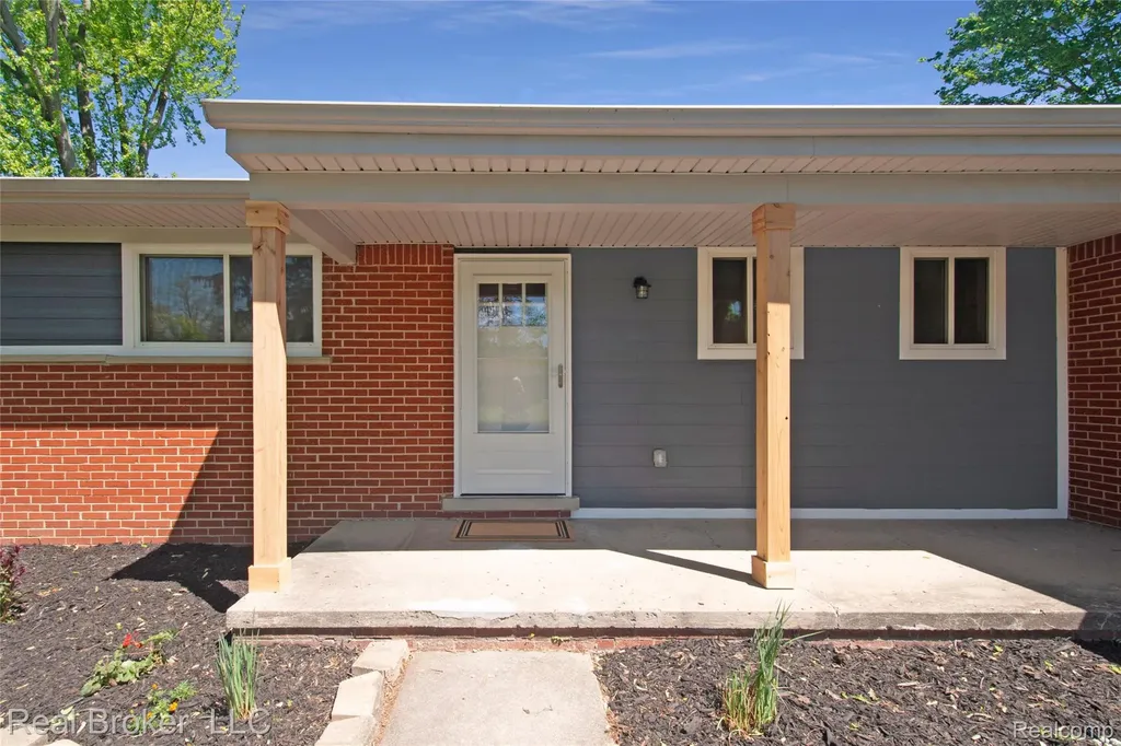31720 N Marklawn Street Farmington Hills City MI 48334