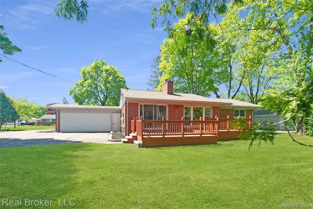 31720 N Marklawn Street Farmington Hills City MI 48334