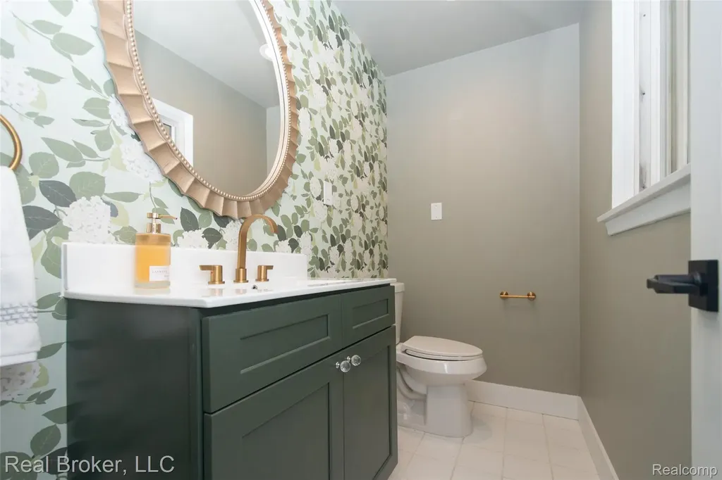 31720 N Marklawn Street Farmington Hills City MI 48334