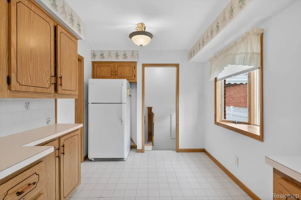848 7th Street Wyandotte City MI 48192