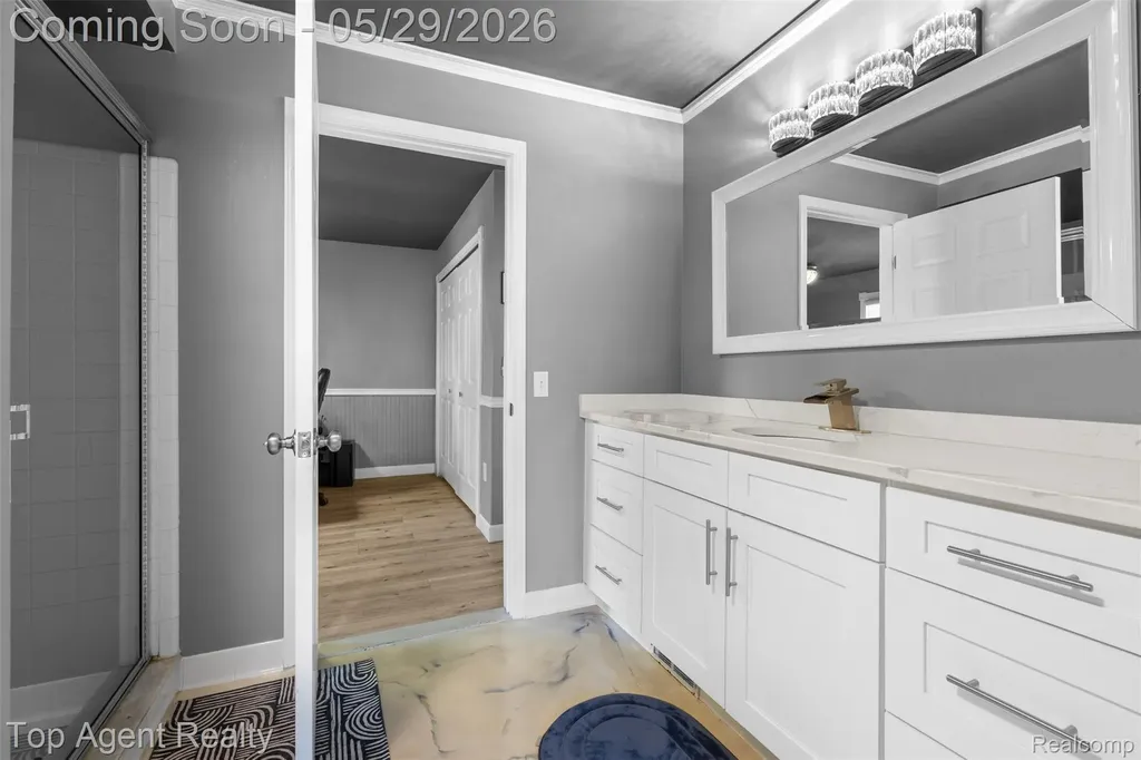 43912 Trillium Drive Sterling Heights City MI 48314