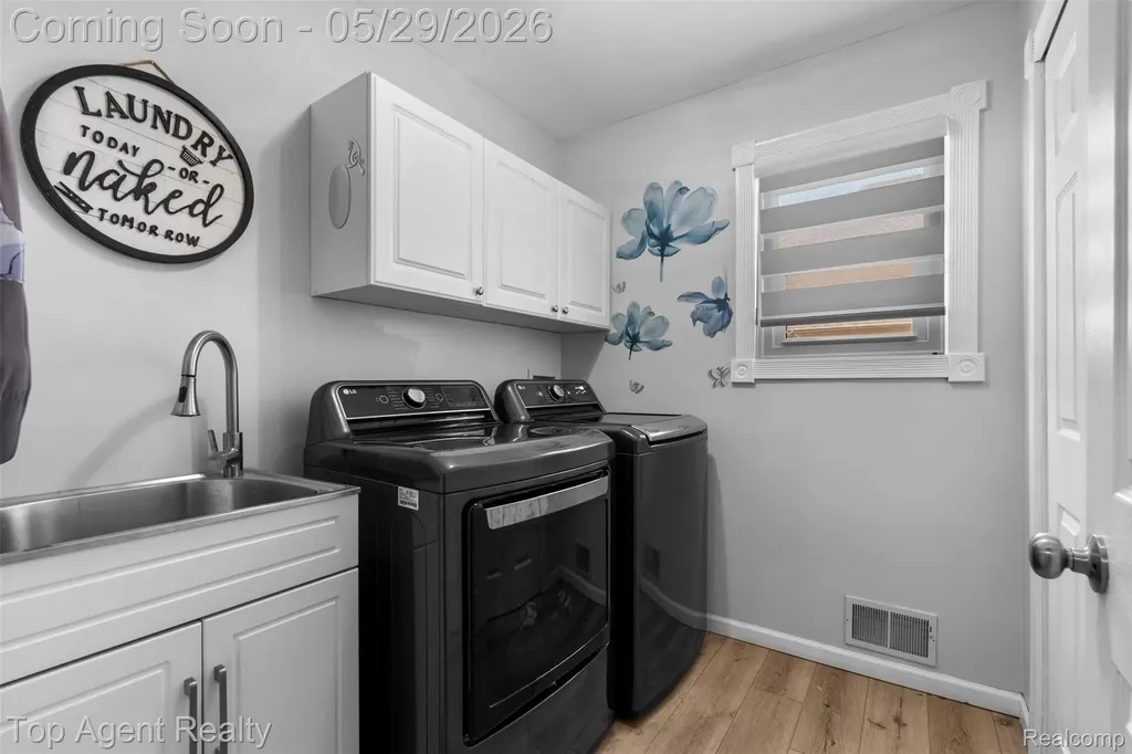 43912 Trillium Drive Sterling Heights City MI 48314