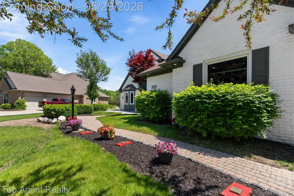 43912 Trillium Drive Sterling Heights City MI 48314