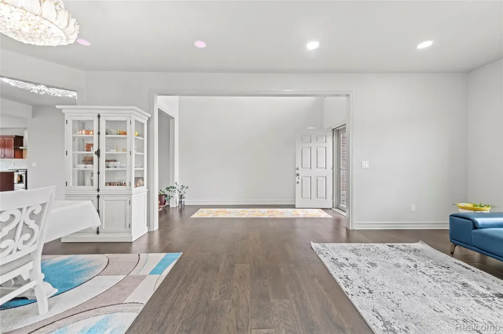 3559 Birchmount Drive Troy City MI 48083