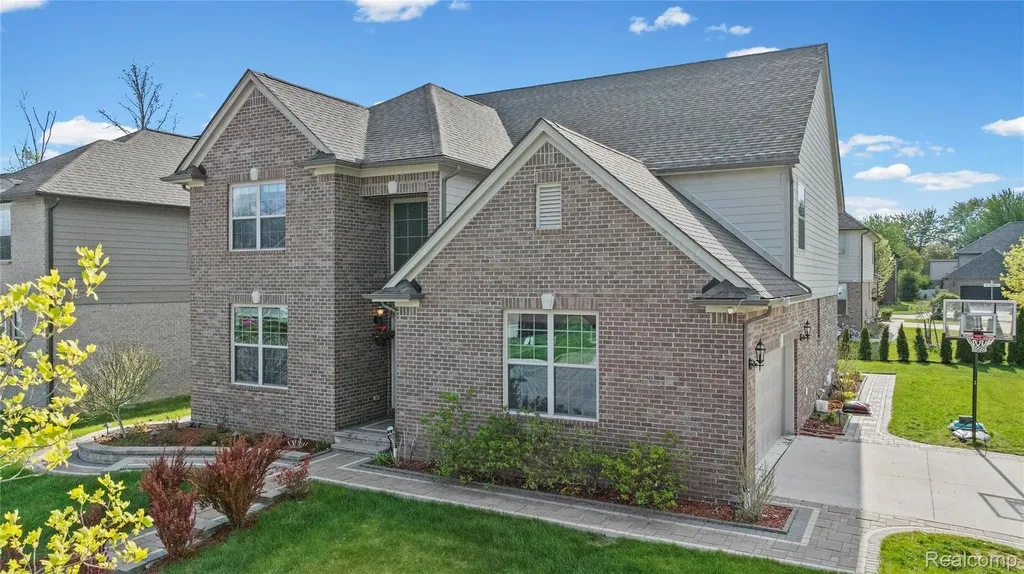 3559 Birchmount Drive Troy City MI 48083