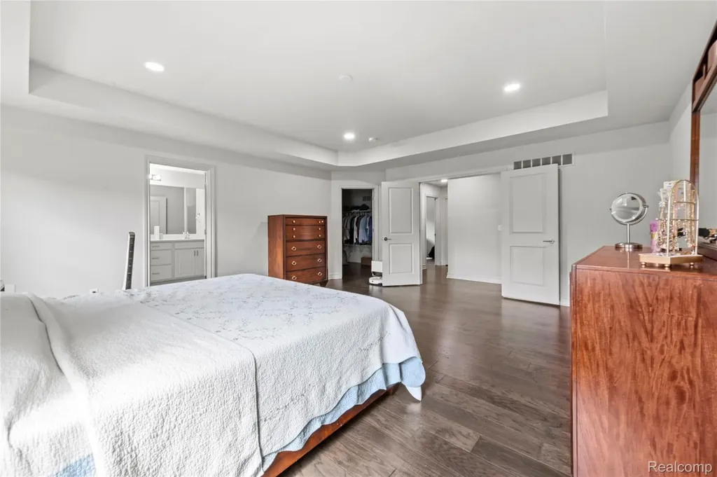 3559 Birchmount Drive Troy City MI 48083