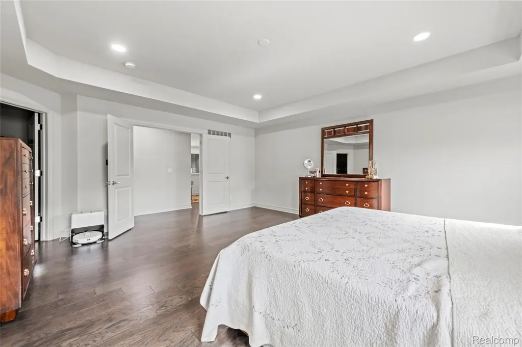 3559 Birchmount Drive Troy City MI 48083
