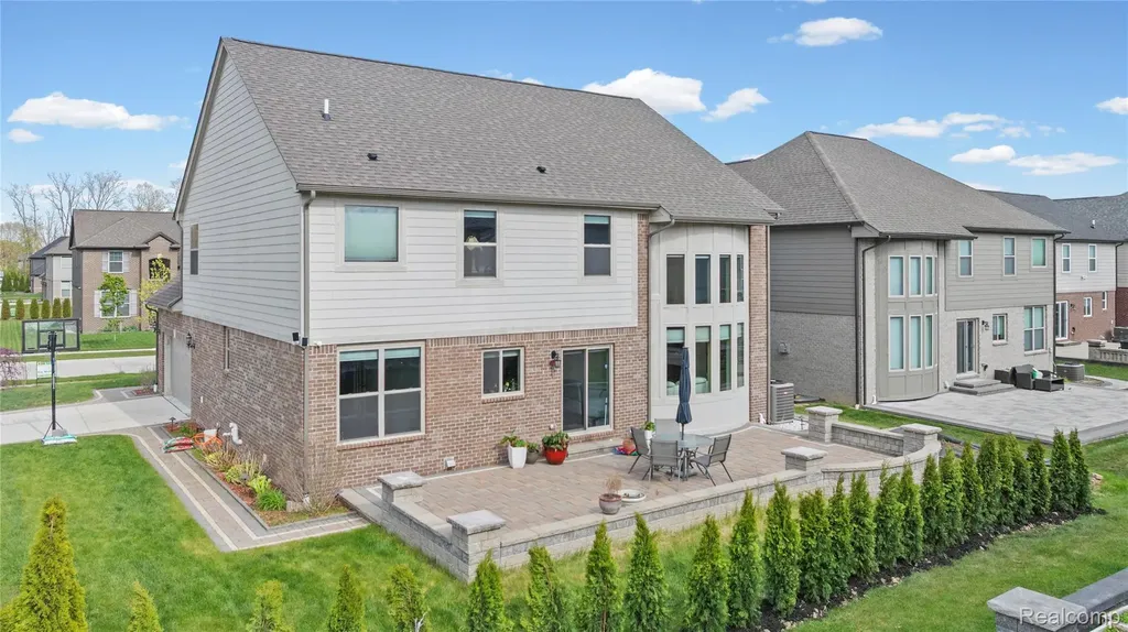 3559 Birchmount Drive Troy City MI 48083