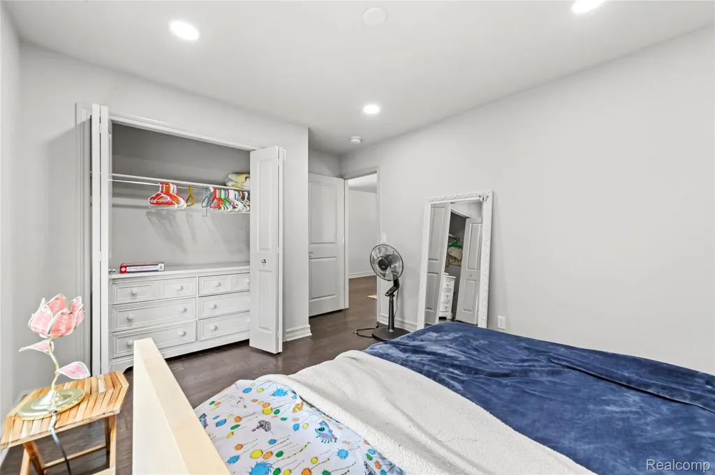 3559 Birchmount Drive Troy City MI 48083