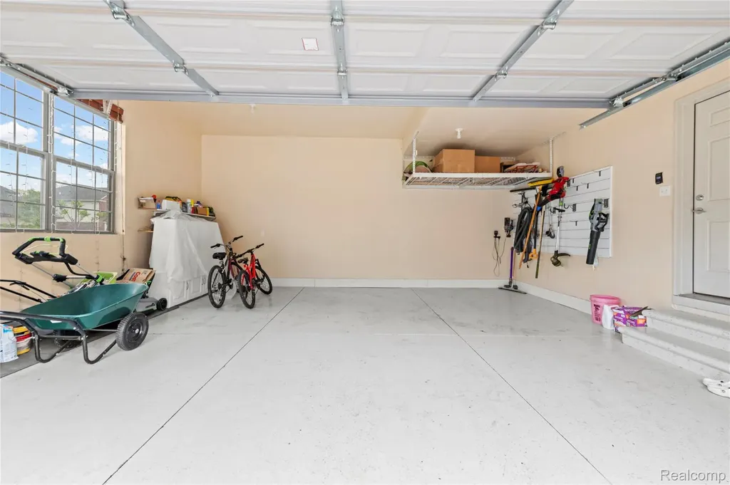 3559 Birchmount Drive Troy City MI 48083
