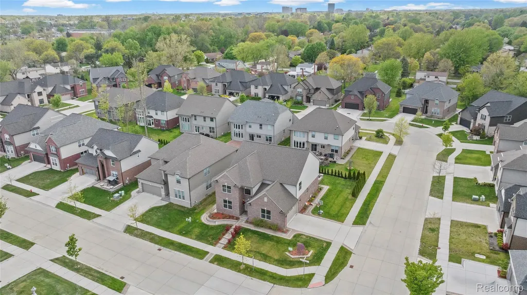 3559 Birchmount Drive Troy City MI 48083
