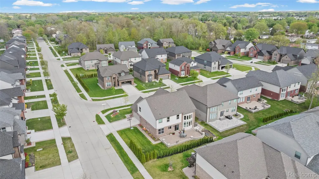 3559 Birchmount Drive Troy City MI 48083