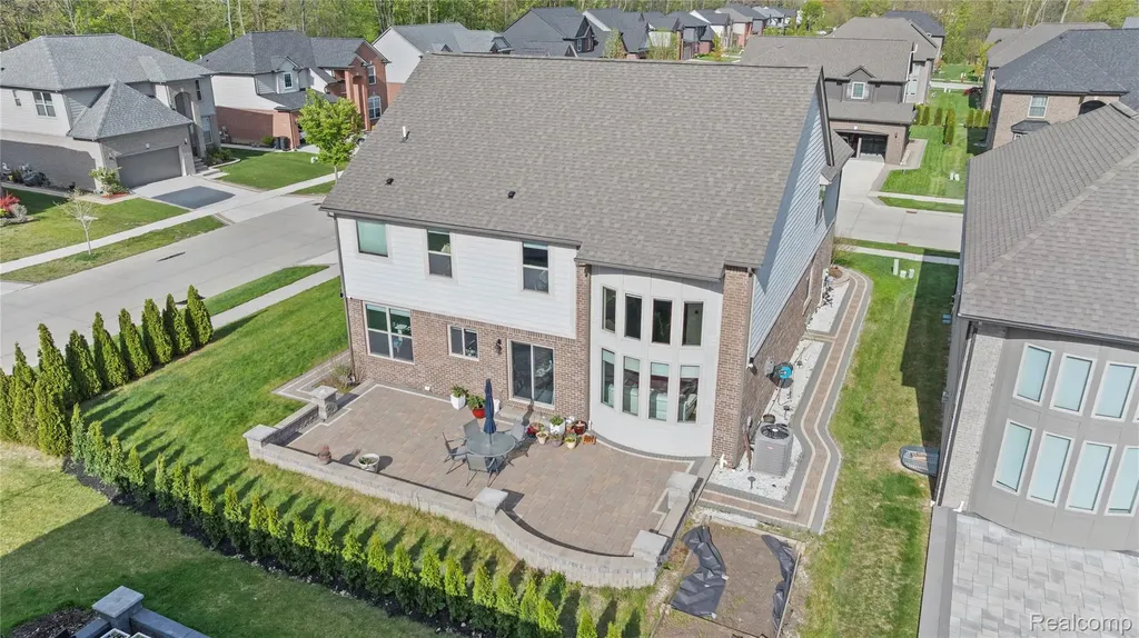 3559 Birchmount Drive Troy City MI 48083