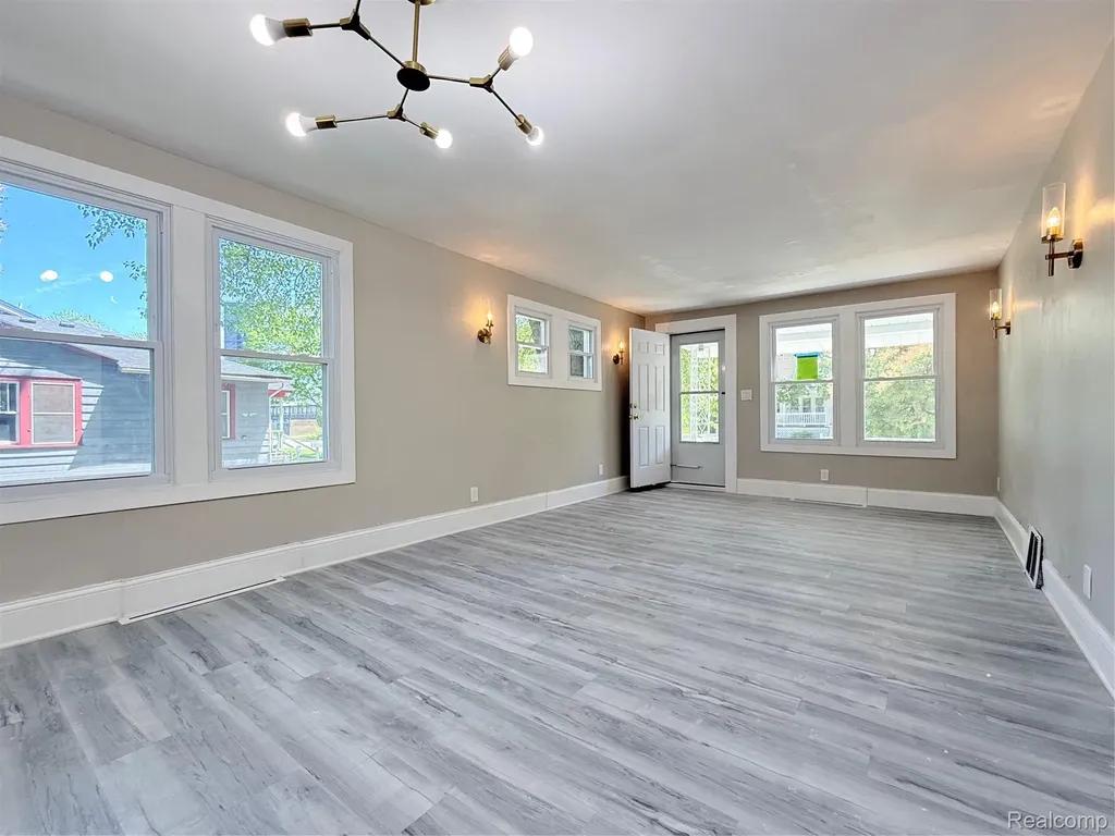 266 W Bennett Avenue Ferndale City MI 48220