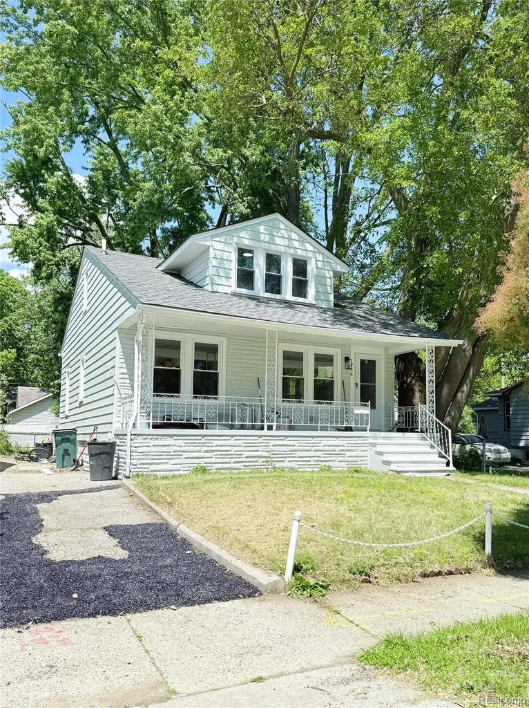 266 W Bennett Avenue Ferndale City MI 48220