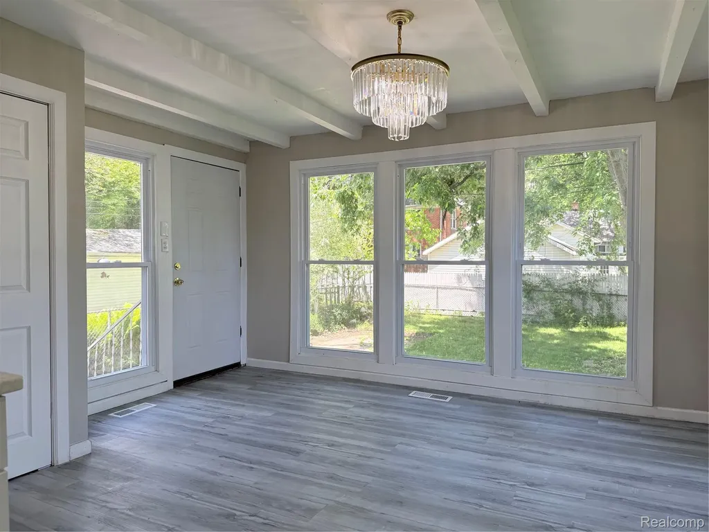 266 W Bennett Avenue Ferndale City MI 48220