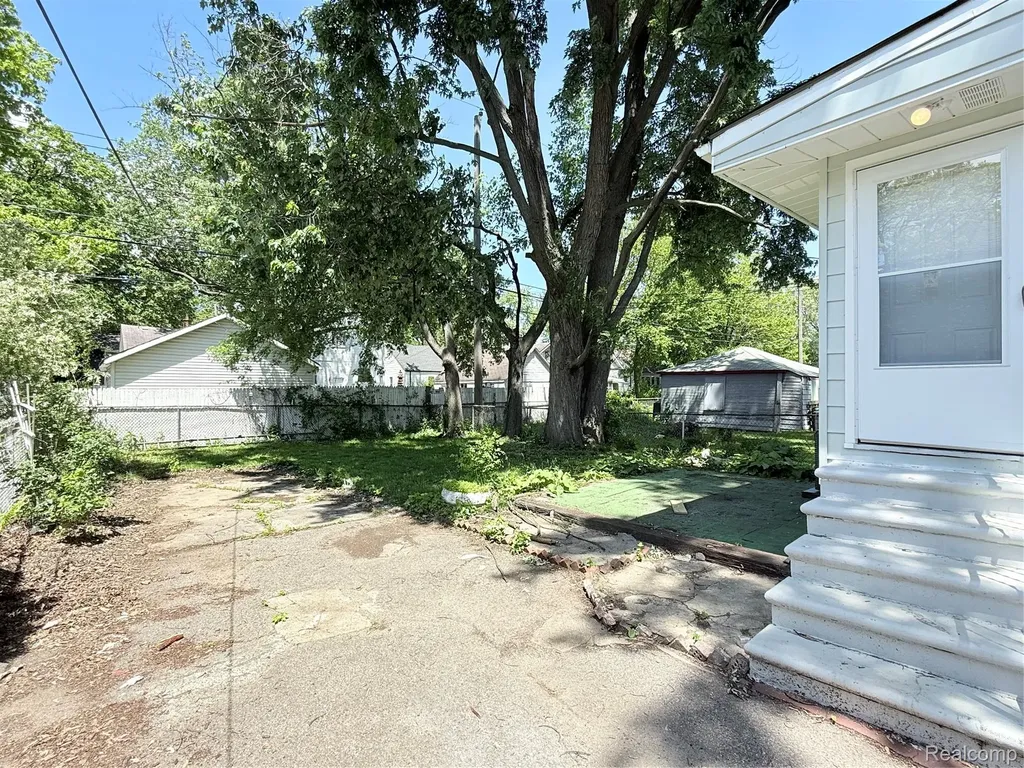 266 W Bennett Avenue Ferndale City MI 48220