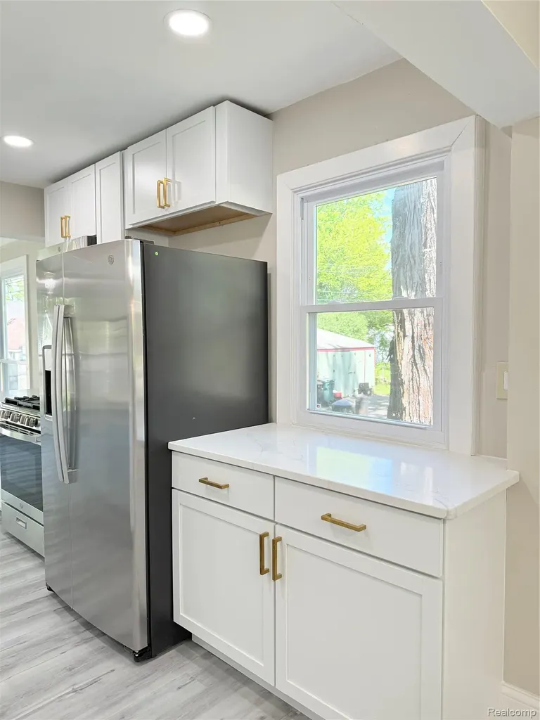 266 W Bennett Avenue Ferndale City MI 48220