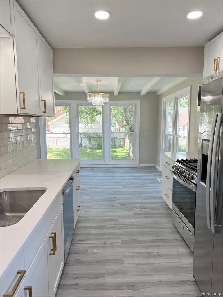 266 W Bennett Avenue Ferndale City MI 48220