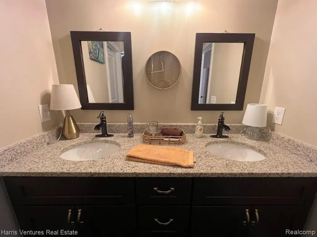 16605 Savor Lane Clinton Charter Township MI 48035