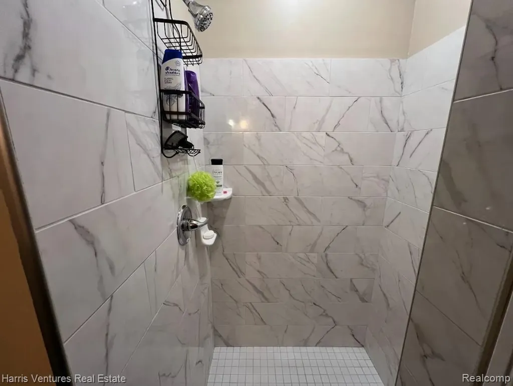 16605 Savor Lane Clinton Charter Township MI 48035