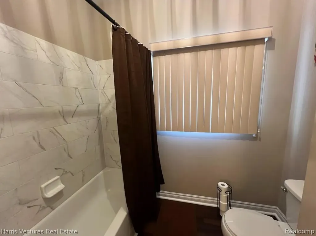 16605 Savor Lane Clinton Charter Township MI 48035