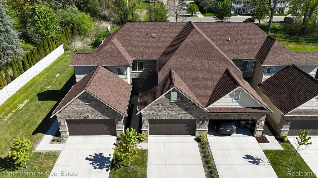 16605 Savor Lane Clinton Charter Township MI 48035