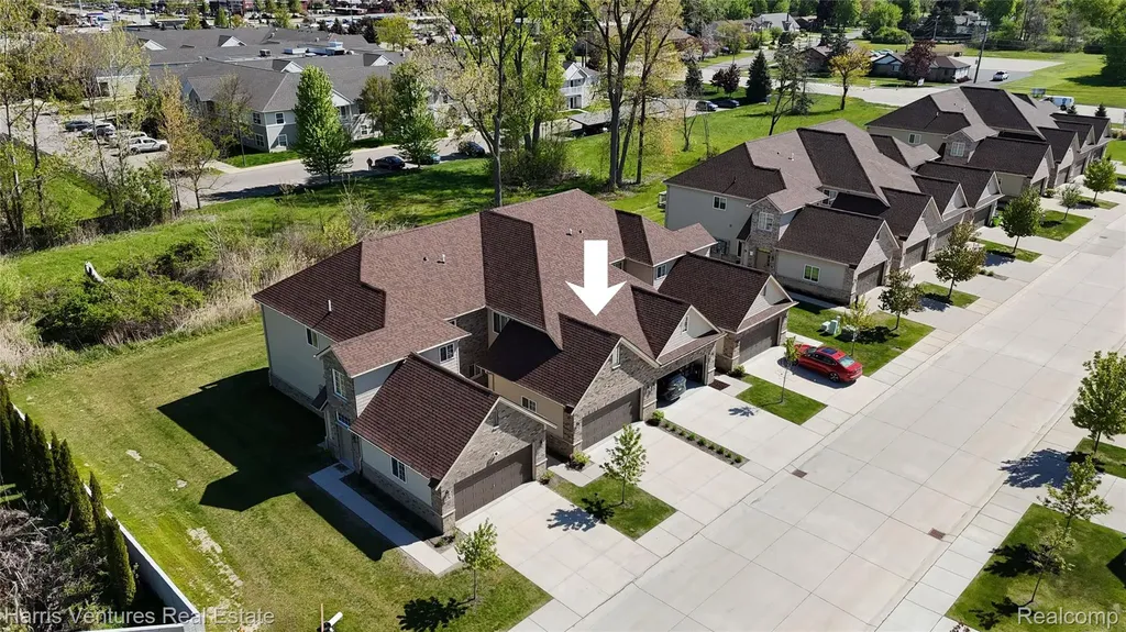 16605 Savor Lane Clinton Charter Township MI 48035