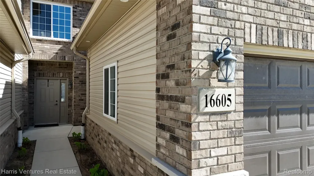 16605 Savor Lane Clinton Charter Township MI 48035