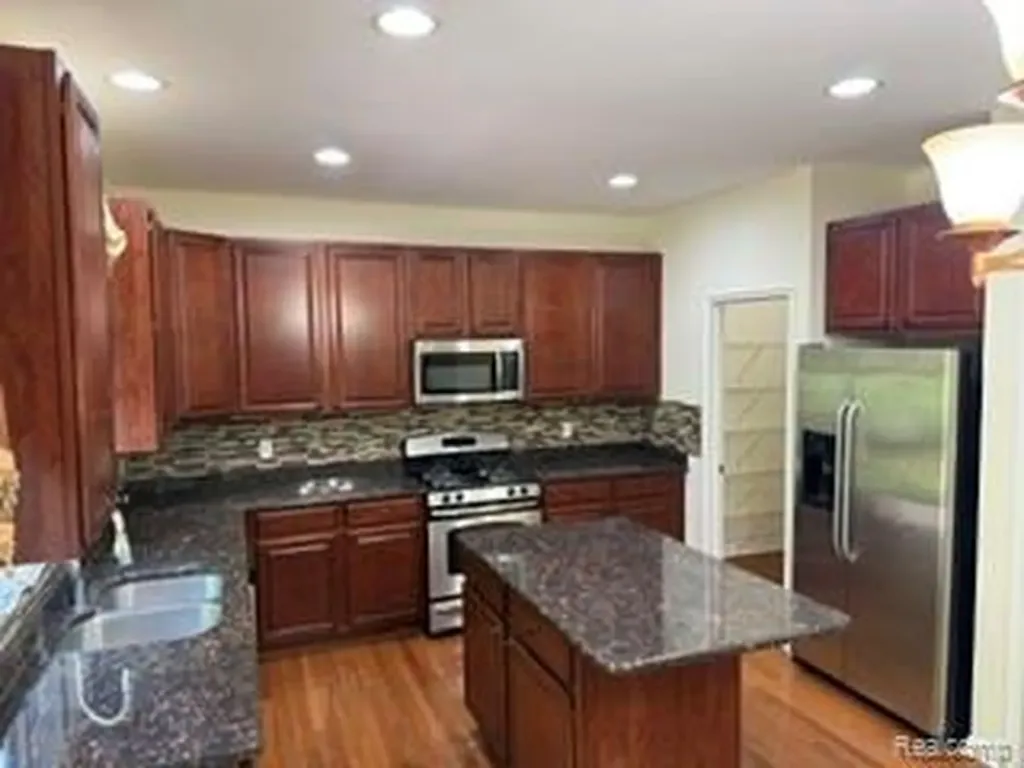 4853 Vinewood Drive Sterling Heights City MI 48314