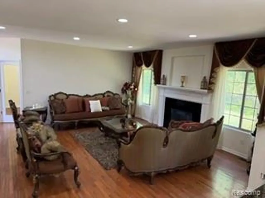 4853 Vinewood Drive Sterling Heights City MI 48314