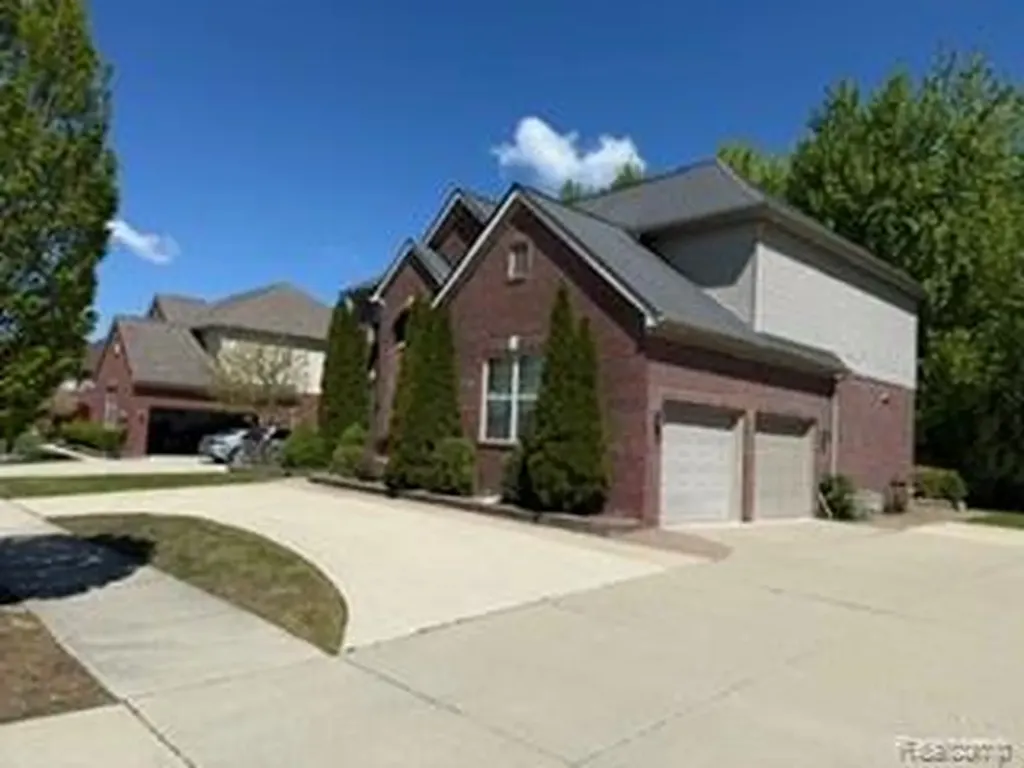 4853 Vinewood Drive Sterling Heights City MI 48314
