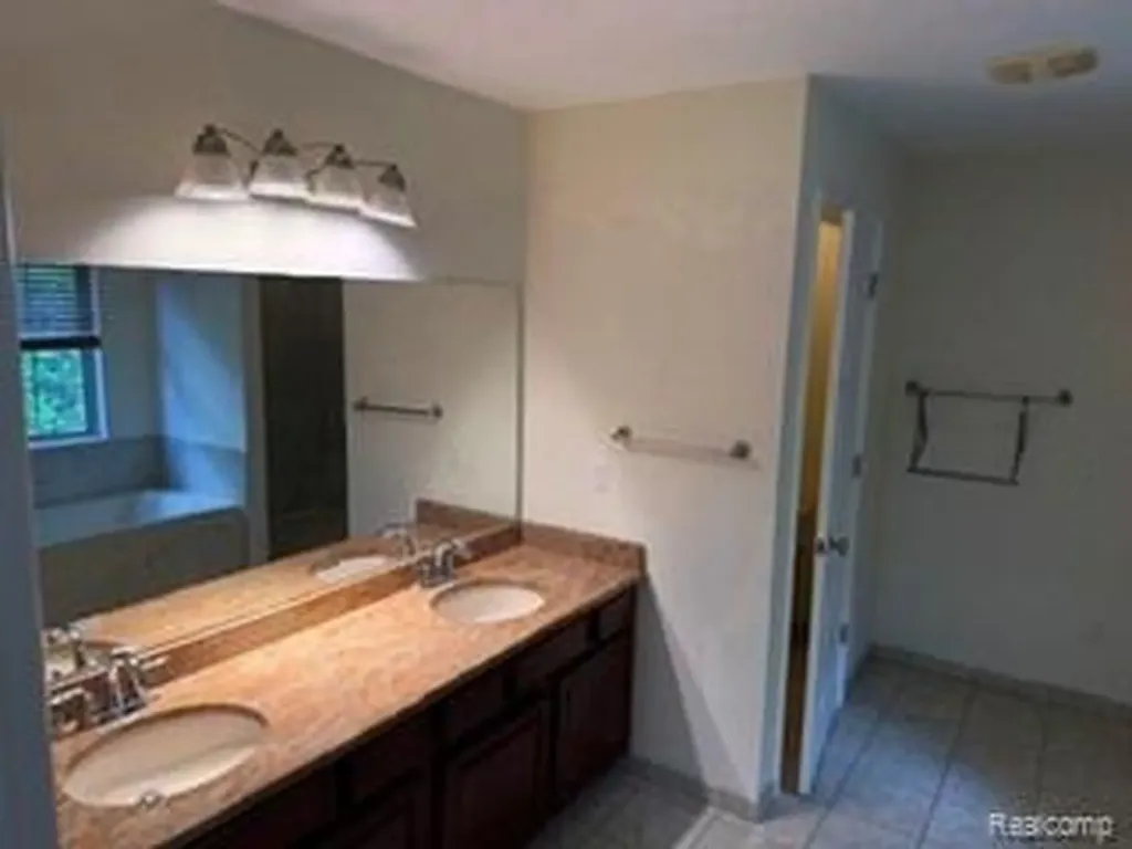 4853 Vinewood Drive Sterling Heights City MI 48314