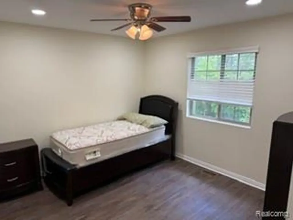 4853 Vinewood Drive Sterling Heights City MI 48314