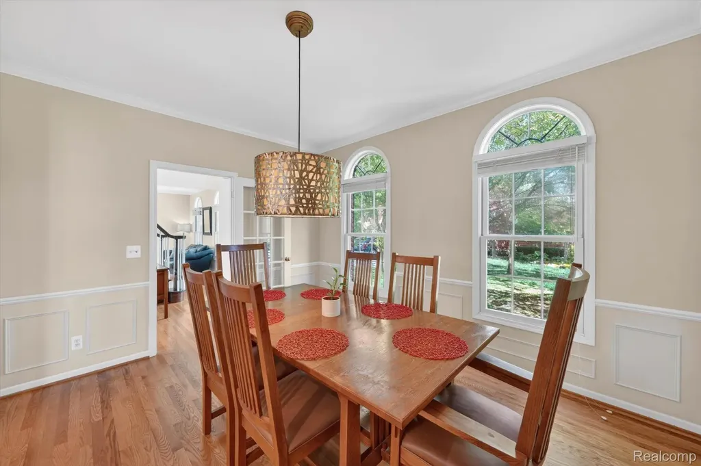 1112 Vernier Road Grosse Pointe Woods City MI 48236
