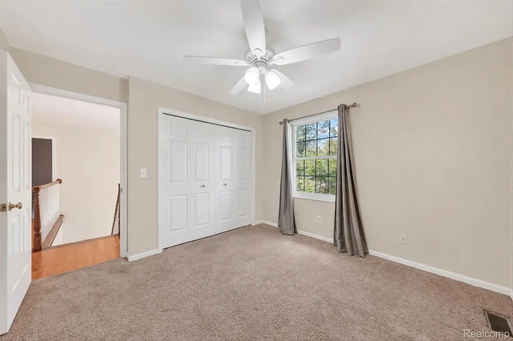 1112 Vernier Road Grosse Pointe Woods City MI 48236