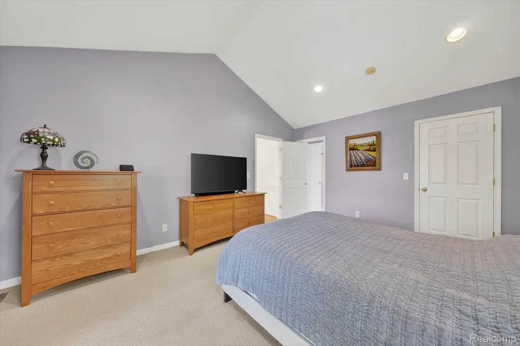 1112 Vernier Road Grosse Pointe Woods City MI 48236