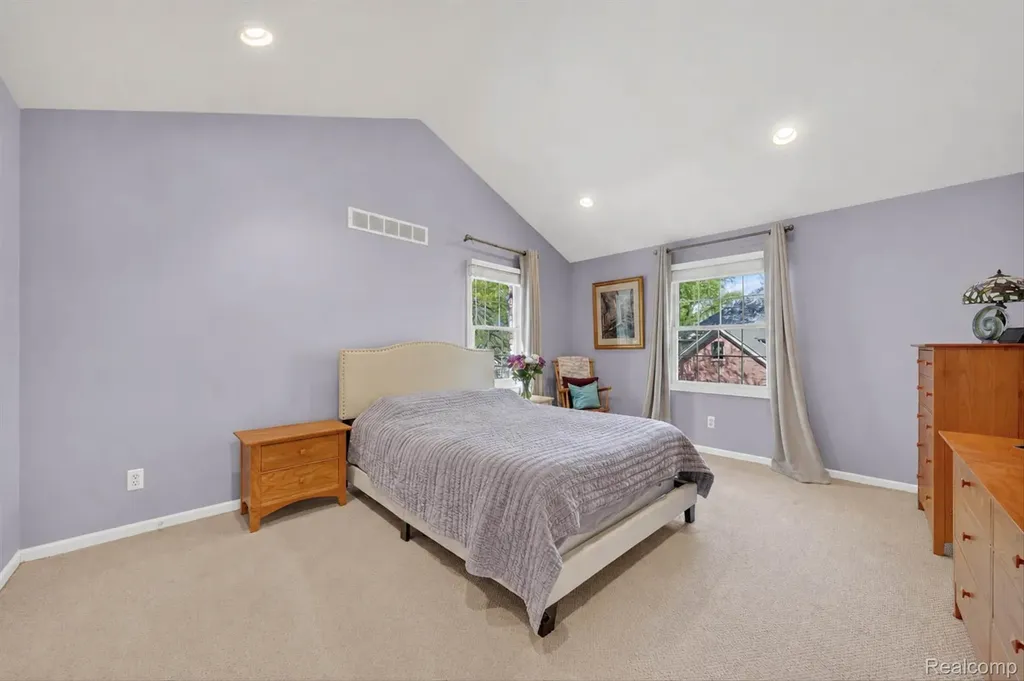 1112 Vernier Road Grosse Pointe Woods City MI 48236