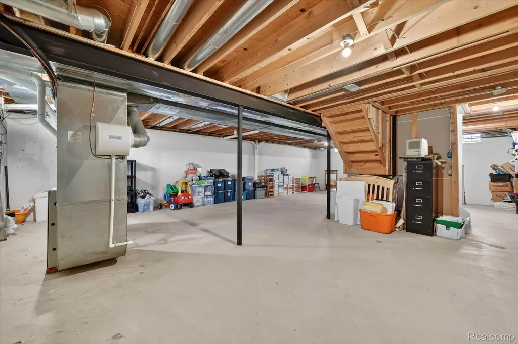 1112 Vernier Road Grosse Pointe Woods City MI 48236