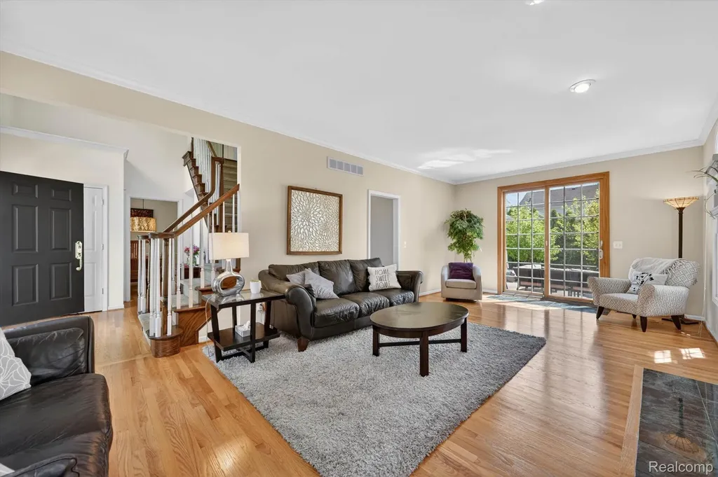 1112 Vernier Road Grosse Pointe Woods City MI 48236