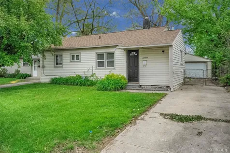 32565 Mason Street Westland City MI 48186