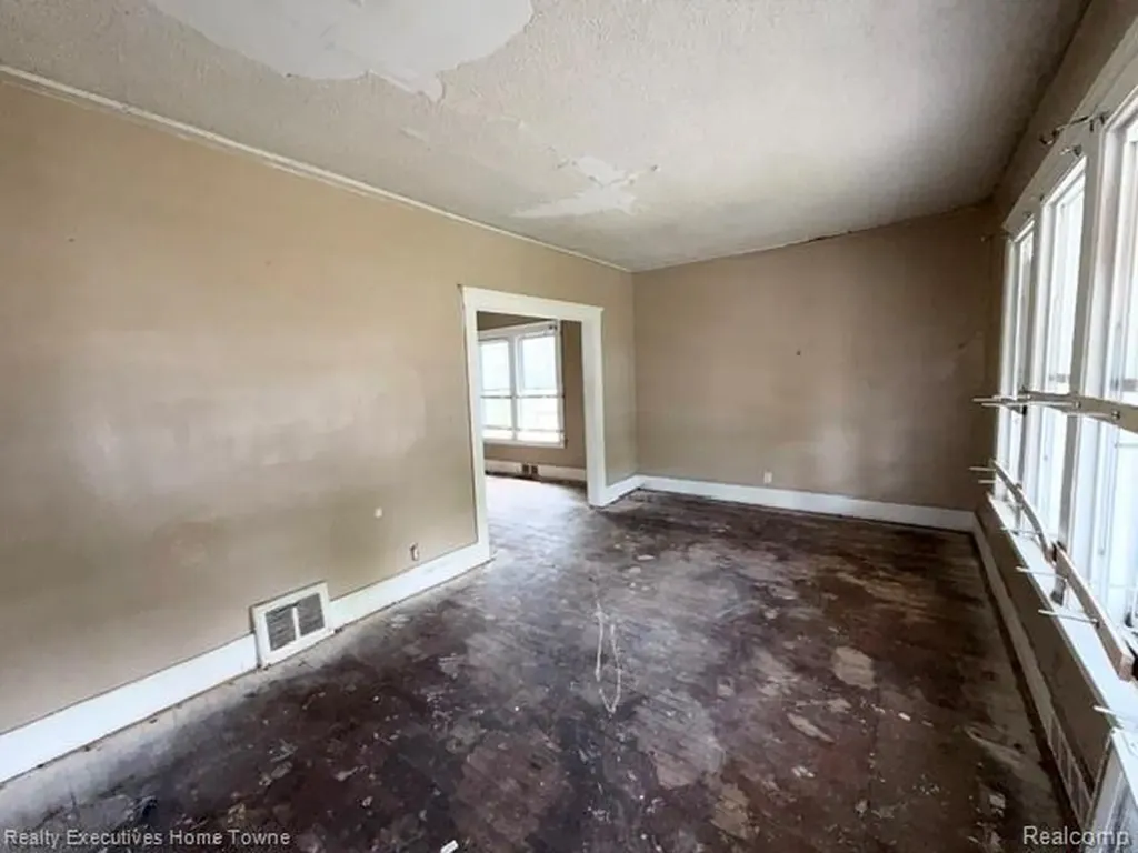 13524 Faust Avenue Detroit City MI 48223