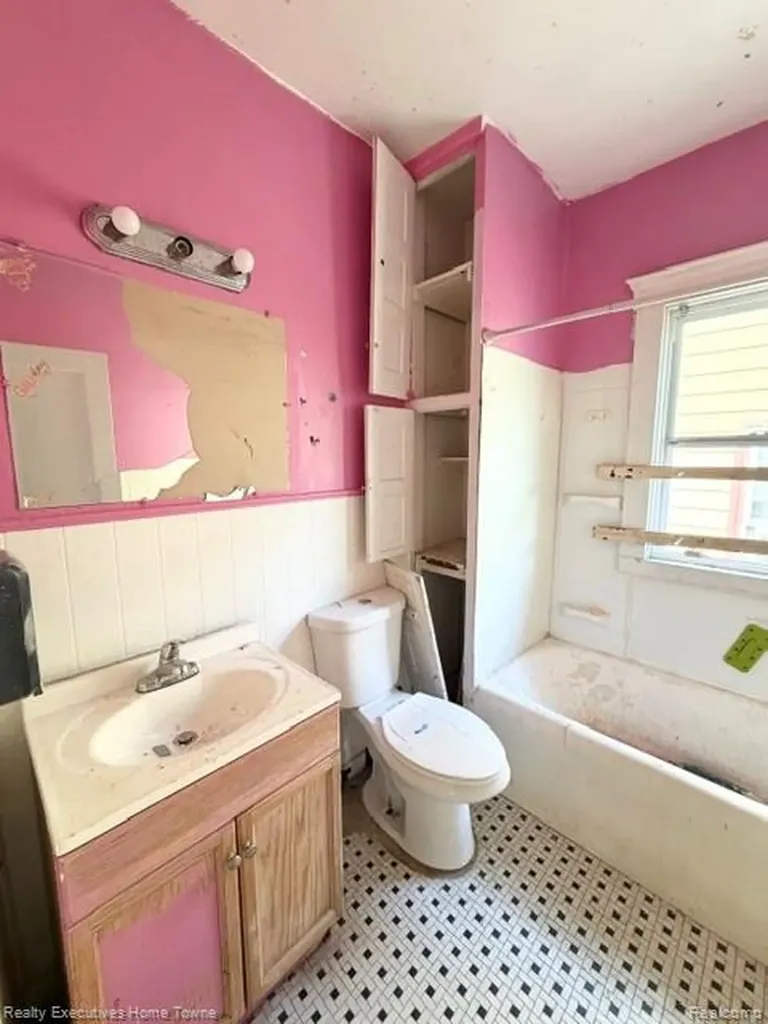 13524 Faust Avenue Detroit City MI 48223