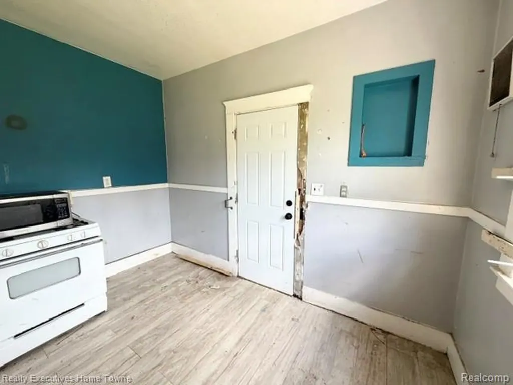 13524 Faust Avenue Detroit City MI 48223
