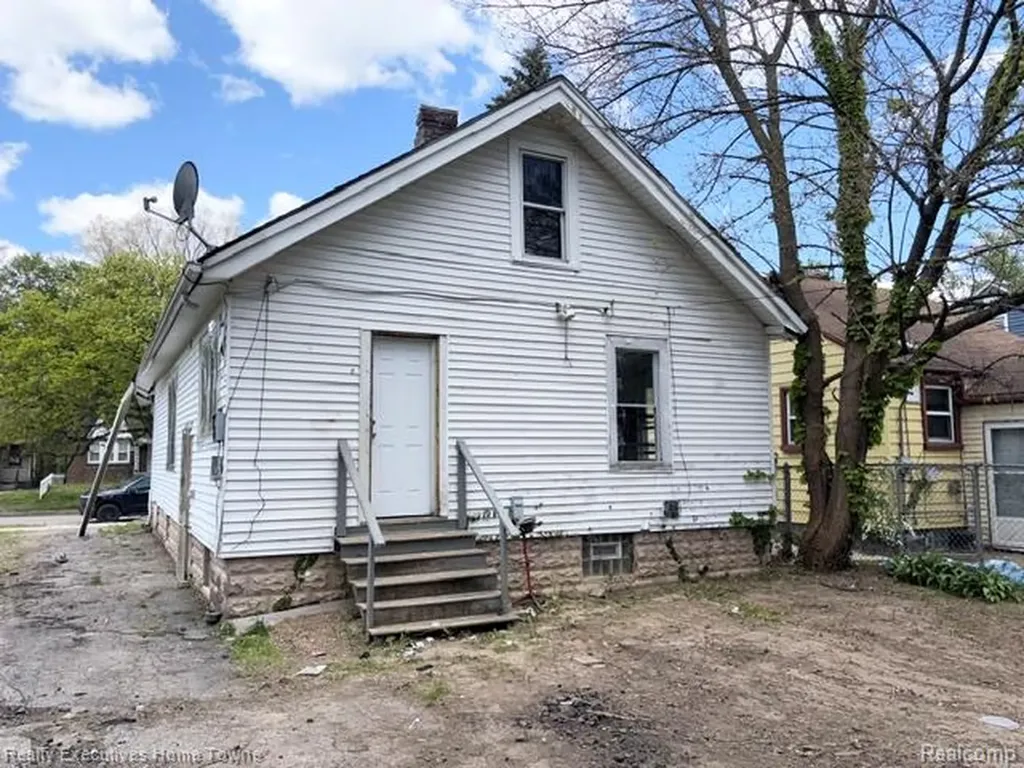 13524 Faust Avenue Detroit City MI 48223