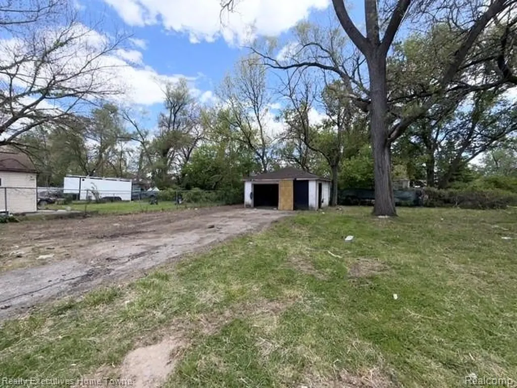 13524 Faust Avenue Detroit City MI 48223
