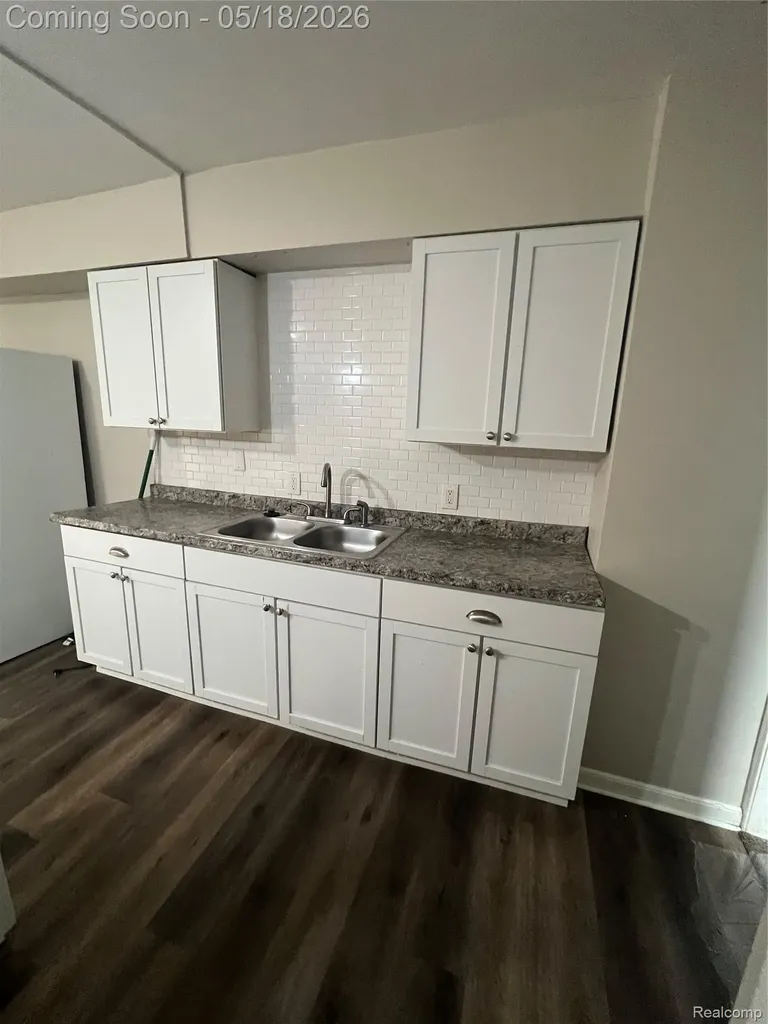 701 Alvord Avenue Flint City MI 48507